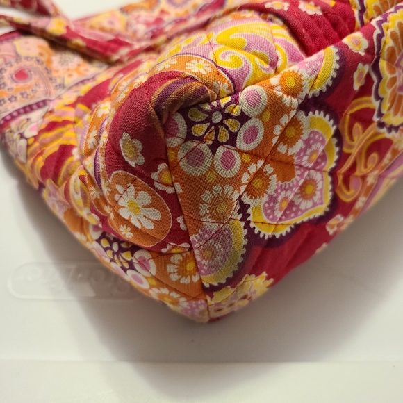 EUC Vera Bradley Retired Raspberry Fizz Tote Purse with matching Keychain case - Picture 7 of 16